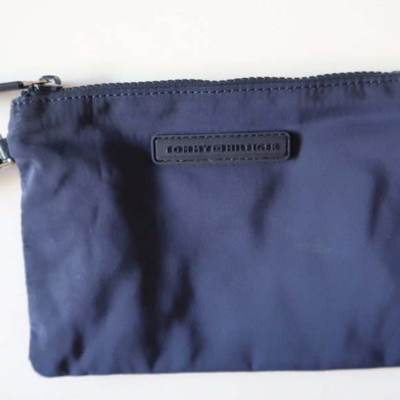 Tommy Hilfiger bag - Picture 2 of 7